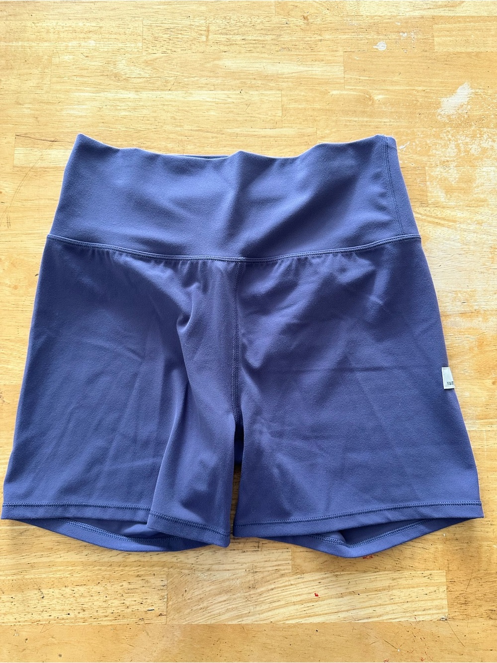 Vuori biker shorts medium
